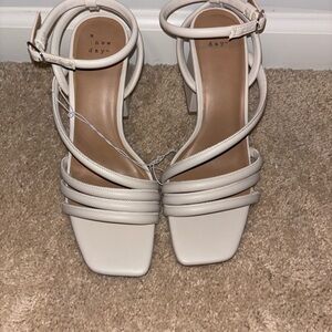 [ A NEW DAY] CHUNKY SANDAL